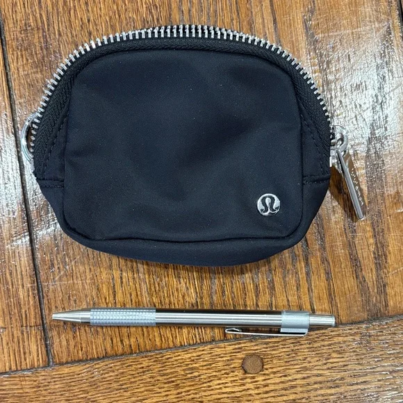 lululemon Pouch - Picture 5 of 5